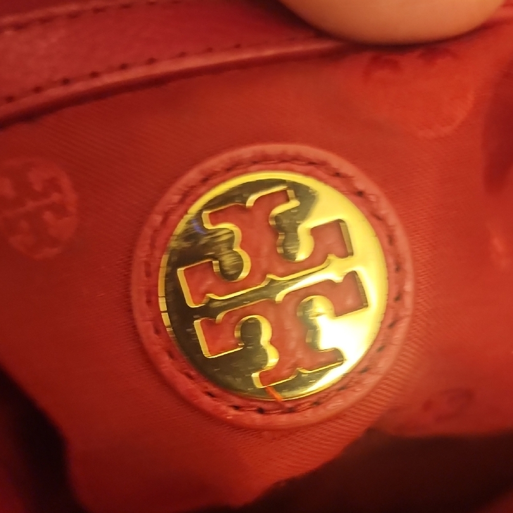 Tory Burch Amanda Fuchsia Leather Hobo Shoulder Bag w/ Crossbody Strap - Picture 9 of 12